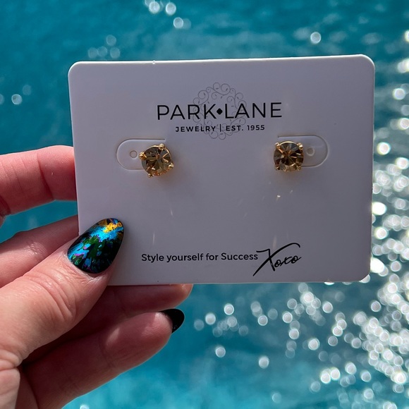 Park Lane Jewelry - NEW Topaz Park Lane Impression Earrings 1 (ONE) pair.